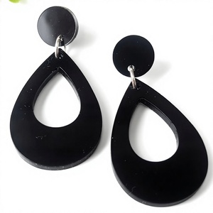 Boucles d'oreilles pendantes classiques en forme de feuille de Monstera écaille de tortue pour femme, bijoux fantaisie bohèmes en résine acrylique pour soirée, clips de mode - Product Image 4