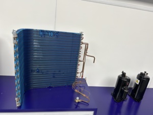 เครื่องปรับอากาศแบบแยกส่วนอัจฉริยะ 18,000 บีทียู รุ่นทันสมัย ระดับไฮเอนด์ 220V-50HZ ใช้สารทำความเย็น R410A แบบติดผนัง สำหรับใช้ในครัวเรือน มาตรฐานยุโรป - Product Image 4