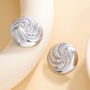 Pendientes de Acero Inoxidable Dorado con Diseño de Sol, Joyería de Moda, Círculo Geométrico Simple, Pendientes Redondos Chapados en Oro para Mujer - Product Image 3