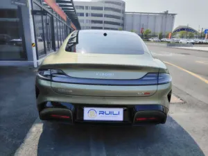 سيارة شاومي Su7 الجديدة تعمل بالطاقة من بكين سيارة سيدان كهربائية عالية السرعة للبالغين سيارة شاومي الجديدة لعام 2024