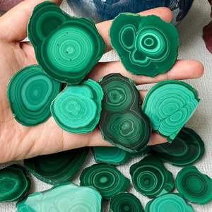 Spécimen minéral vert brut de petite taille 30-600g Pierre à énergie polie de poche Pierre de palmier naturelle Tranches de malachite - Product Image 6
