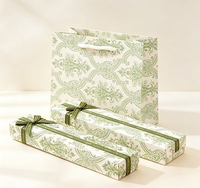 Boîte cadeau rigide en carton gris avec fermeture magnétique, en matériaux recyclés écologiques vert clair, biodégradable, logo personnalisable