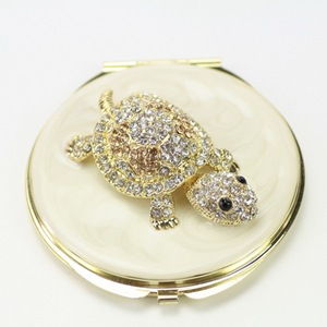 Espejo Compacto de Tortuga de Resina Epoxi Beige de 7cm con Cristales de Diamantes de Imitación, Espejo de Bolsillo de Tortuga Marina, Espejo de Maquillaje HD de Cristal, Logotipo Personalizado - Product Image 3