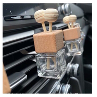 Clip de parfum de sortie de climatiseur de voiture Clip de parfum de bouteille en verre de voiture Clip de parfum de voiture
