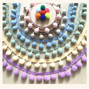 Pequeña bola <span class=keywords><strong>de</strong></span> felpa encaje cortinas hechas a mano accesorios <span class=keywords><strong>de</strong></span> ropa Pom Balls Pompones adornos flecos - Product Image 1