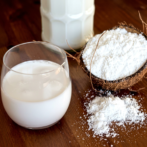 Fournisseur de poudre de lait de coco riche en matières grasses séchée par atomisation en sachets en vrac du Vietnam, Mme Reina // 2026 - Product Image 1