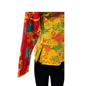 Veste courte Kantha en patchwork indien fait main, imprimé floral bohème, 100% coton, ethnique - Product Image 3