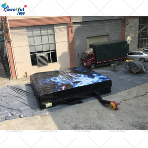 แผ่นรองรับการกระโดดแบบเป่าลมสำหรับสวนสนุกแอคชั่นพาร์ค ฟรีฟอลล์ แลนเดอร์ โฟมพิท พร้อมเสาเป่าลมสี่เหลี่ยมสำหรับแทรมโพลีนพาร์ค - Product Image 4