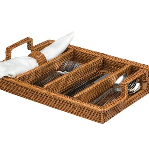 Bandeja rectangular moderna de ratán ecológica al por mayor para servir comida con asa en Vietnam artesanía para almacenamiento de artículos diversos del hogar - Product Image 1