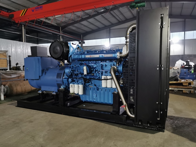 Diesel Generator Set HM 700KW Auto Start 1500/1800RPM Mobile Open Frame Super Silent Type 400V ATS Controller Included