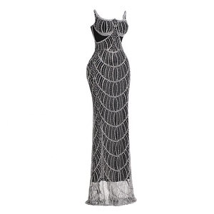 Pièce phare de la collection : transparence qui révèle l'architecture plus que la peau - Product Image 3