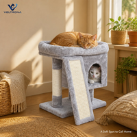 Arbre à chat en peluche avec niche, petite tour de jeu pour chats d'intérieur, griffoir en fausse fourrure douce avec rampe en sisal