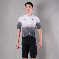 Combinaison de triathlon personnalisée, vêtements de course à pied et de cyclisme, fabricant de vêtements de course, manches courtes, séchage rapide, respirant, sans couture, léger