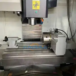 Otomatik kontrol 3 eksen vmc1580 metal parçaları kullanımı ile güvenilir kalite cnc freze makinesi