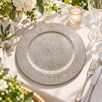Assiettes de présentation géométriques Woju de 13 pouces en plastique argenté thermolaqué avec texture nid d'abeille pour la décoration de table de mariage