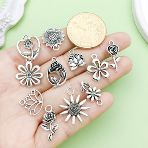 จี้ดอกไม้โลหะผสมเงินโบราณ สำหรับทำเครื่องประดับ DIY ต่างหู สร้อยคอ ชิ้นส่วนประกอบชุบโลหะผสมสังกะสี - Product Image 2