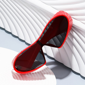 Occhiali da Sole Unisex 4718 Avant-garde con Montatura Concava Esagerata UV400, Stile Futuristico 2024, Montatura Grande, Moda Europea e Americana - Product Image 2