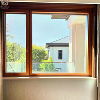 Fenêtre à battant en bois recouvert d'aluminium sur mesure pour usage extérieur, insonorisée, aspect moderne - Solution de rénovation pour salle de bain, chambre et maison