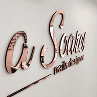Lettres de logo personnalisées en acrylique miroir or rose 3D pour panneau mural de salon de manucure et affichage de la marque