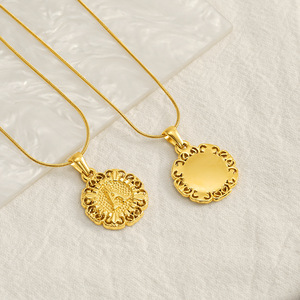 สร้อยคอจี้ตัวอักษร ABC ชุบทองคำแท้ CAIOOCHE สร้อยคอจี้ชื่อสแตนเลสคุณภาพดี เครื่องประดับแฟชั่นสำหรับผู้หญิง - Product Image 2