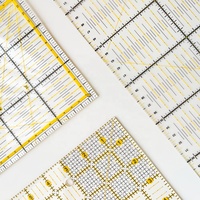 Règles de patchwork en acrylique carrées de 6 x 6 pouces, épaisseur de 3 mm, transparentes, avec lignes jaunes, pour projets de couture et de création de mode DIY