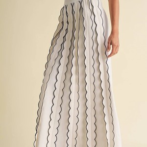 Falda Larga Plisada a Rayas Blancas para Mujer, Cintura Natural, Diseño Minimalista, Tejido de Chifón Transpirable - Product Image 1
