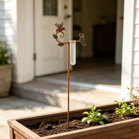 Pluviomètre rustique en métal OEM ODM en forme de colibri, piquets de jardin, décoration rustique pour la cour, la pelouse et l'extérieur