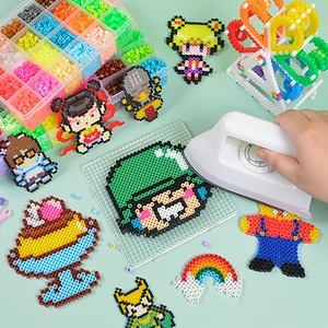 <span class=keywords><strong>Kit</strong></span> de 7000 perles fusibles de 5 mm, 24 couleurs, 72 motifs, ensemble de perles fondantes, fournitures d'art et d'artisanat pour enfants, jouets, cadeau de Noël et d'anniversaire - Product Image 4