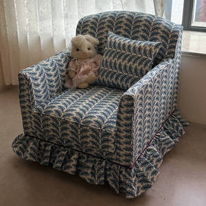 Fauteuil de salon en tissu traditionnel avec motif floral et jupe à volants, design avec housse amovible pour la décoration intérieure - Product Image 6