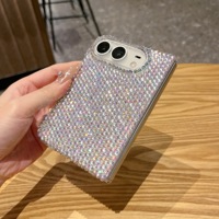 Étui de téléphone de luxe avec chaîne de bracelet entièrement ornée de diamants scintillants pour iPhone Duo, coque antichoc fine et agréable au toucher pour iPhone DUO