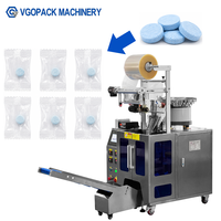 Machine de comptage, remplissage, scellage et emballage automatique de blocs de nettoyage pour tablettes de lave-vaisselle à vibration unique