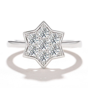 Anello con Stella a Sei Punte e Cristallo Sottile per Donne, Accessorio Minimalista alla Moda per Uso Quotidiano - Product Image 1