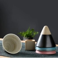 Tasse à café en forme de cône triangulaire japonais rétro en céramique pour la maison et le bureau