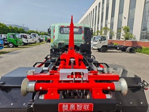 Camion poubelle Foton de 16 mètres cubes avec benne à bras articulé, camion poubelle à bras articulé avec benne basculante pour déchets - Product Image 4
