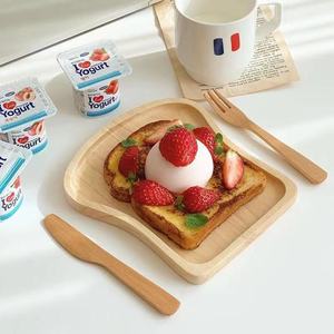 Assiette de petit-déjeuner en bois en forme de toast, plateau de service polyvalent pour enfants et adultes, design uni - Product Image 1