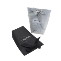 Sac de courses en papier noir avec poignée en ruban, personnalisable avec logo, pour la vente en gros, avec boîtes d'expédition pour l'emballage de cadeaux, d'artisanat et de bougies