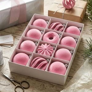 Boules de Noël personnalisées XM0212A, style nordique minimaliste, 2 couleurs, velours rose doux au toucher, incassables, floquées, à suspendre à l'arbre - Product Image 2