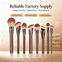 Pinceau de maquillage professionnel personnalisé de luxe de marque privée haut de gamme en métal poudré pour le visage, café, synthétique doux, végétalien