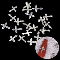Croix 3D en strass pour nail art classique, argent et or, breloques pour ongles punk, décoration de nail art, croix en alliage de luxe scintillante