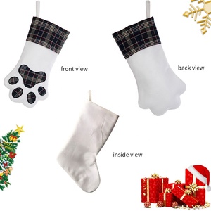 2026 उच्च गुणवत्ता वाले लाल सफेद प्लेड कुत्ते पालतू क्रिसमस स्टॉक नई शैली प्लग सबलिमिनेशन पाव कढ़ाई सजावट - Product Image 3