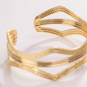 Brazalete Apilable Irregular de Aleación de Cobre Bañado en Oro de 18k, Joyería de Diseño Moderno para Fiestas y Regalos - Product Image 6