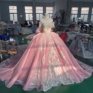 ชุดเดรสสีชมพูหรูหราสำหรับงาน Quinceanera แบบเจ้าหญิง ประดับด้วยลูกไม้หวานๆ ชุดราตรีสำหรับงาน Sweet 16  ชุดราตรีงานวันเกิดแบบสั่งตัดได้ รุ่น Xs126 - Product Image 2