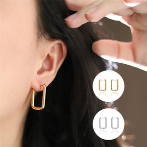 Joyería Minimalista de Moda, Aretes de Aro en Forma de U de Acero Inoxidable Chapados en Oro de 18K - Product Image 5