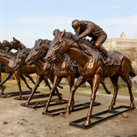 Sculpture d'art métallique, statue de Marcus Aurelius en bronze, idéale pour un centre commercial de style industriel.