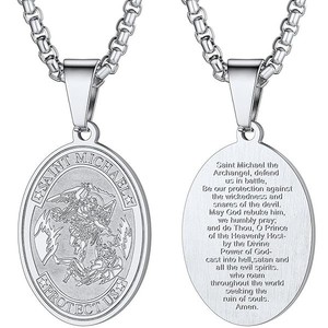Collar con Colgante de San Miguel Chapado en Oro de 18K, Joyería Religiosa de Acero Inoxidable 316L - Oración Grabada, Regalo Cristiano Personalizado - Product Image 3