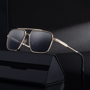 Gafas de sol cuadradas de lujo para hombre, montura metálica, protección UV400, clase 2, gafas de sol para exteriores, gafas de moda. - Product Image 2
