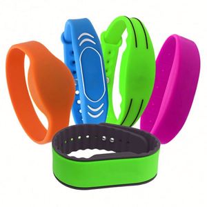 Pulsera de Silicona Personalizada para Tarjetas de Fitness, Brazalete para Sauna con Sensor NFC Resistente al Agua - Product Image 1