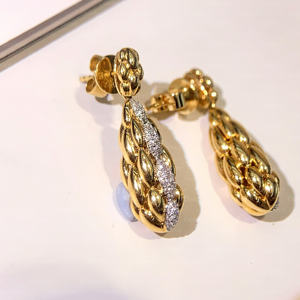 Boucles d'oreilles pour femmes en or 18 carats à motif tressé, diamants de laboratoire de 0,226 CT ronds, bijoux de fête de luxe d'inspiration vintage - Product Image 6