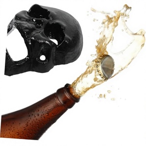 Décapsuleur en fonte au design fantaisie Halloween pour fêtes, accessoires d'horreur, cheminées et barbecues - Product Image 1