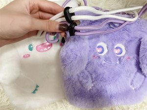 حقيبة كروس بتصميم كاواي منفوش ورباط سحب، حقيبة يد محمولة، لعبة قطيفة صغيرة، ملمس مريح، تصميم كرتوني عصري على شكل وحش بعيون كبيرة - Product Image 6